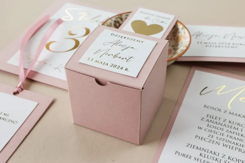 Stylowe pudełeczka na słodycze weselne | Personalizowane pudełka na upominki dla gości