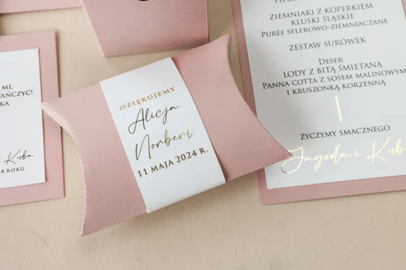 Stylowe pudełeczka na słodycze weselne | Personalizowane pudełka na upominki dla gości