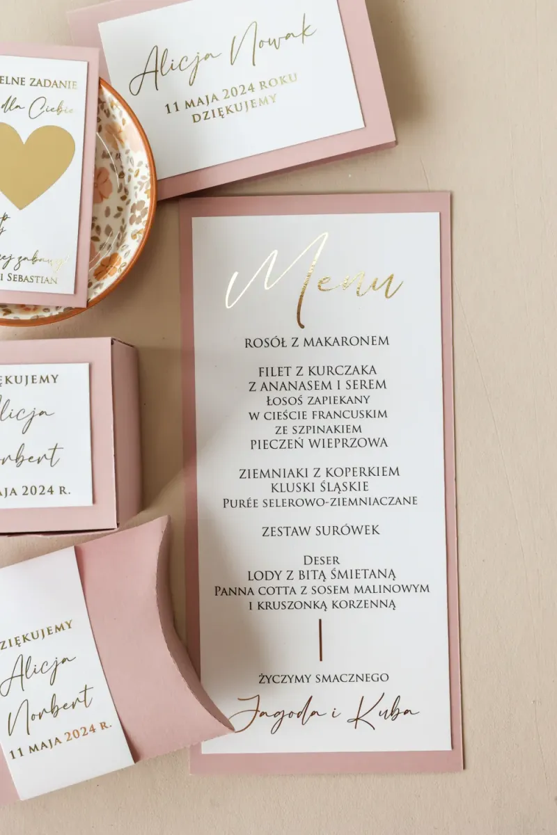 Pastelowe różowe menu ślubne | Personalizowane menu weselne | Menu Ślubne Avril nr 12