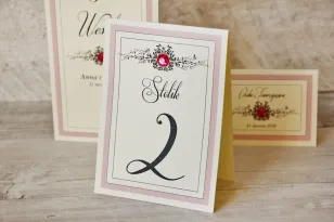 Numery stolików, stół weselny, ślub - Z Koronką nr 1 - pudrowy róż, z cyrkonią, eleganckie dodatki ślubne