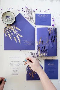 Zaproszenia Ślubne na Szkle Fiolet Złoto | Eleganckie PR10