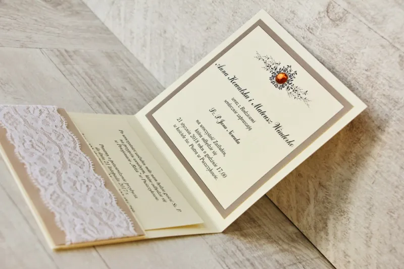 Hochzeitseinladung, elegante Hochzeitseinladungen mit Strasssteinen - Mit Spitze Nr. 4 - Braun-Creme - Innenseite der Einladung
