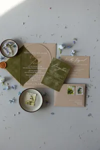 Zaproszenia ślubne na Pleksi Łuk Złocone | Zamów z Projektem Gratis