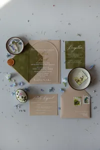 Zaproszenia ślubne na Pleksi Łuk Złocone | Zamów z Projektem Gratis