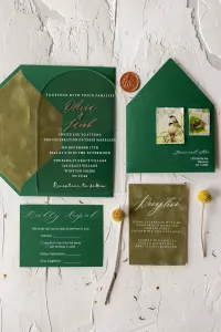Zaproszenia Ślubne Plexi Złocone z Zieloną Kopertą | PR20
