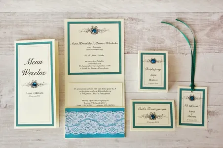 Hochzeitseinladung mit Accessoires - Mit Spitze Nr. 5 - Smaragd - Elegant mit Strasssteinen und Spitze