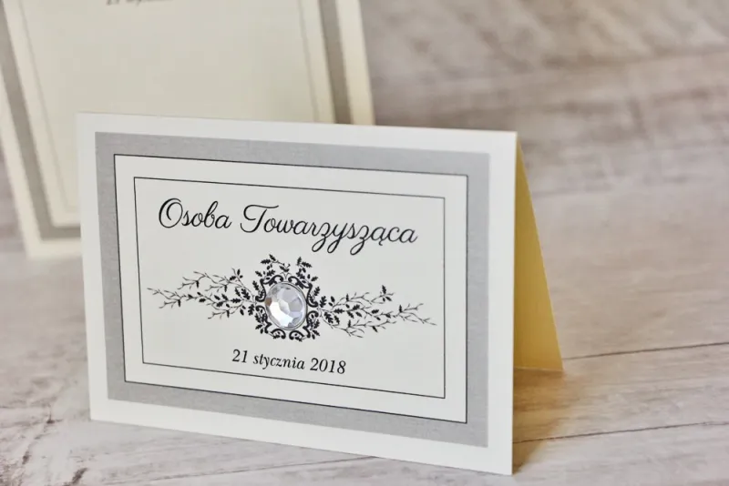 Winietki na stół weselny, ślub - Z Koronką nr 7 - Szare - eleganckie dodatki ślubne z cyrkonią Winietki na stół weselny, ślub - Z Koronką nr 7 - Szare - eleganckie dodatki ślubne z cyrkonią