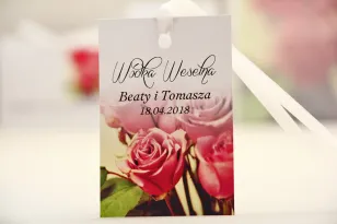 Zawieszka na butelkę, wódka weselna, ślub - Elegant nr 1 - Eleganckie róże - kwiatowe dodatki ślubne