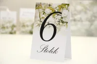 Eleganckie Numery na Stół Weselny Kwiaty | Zamów Online