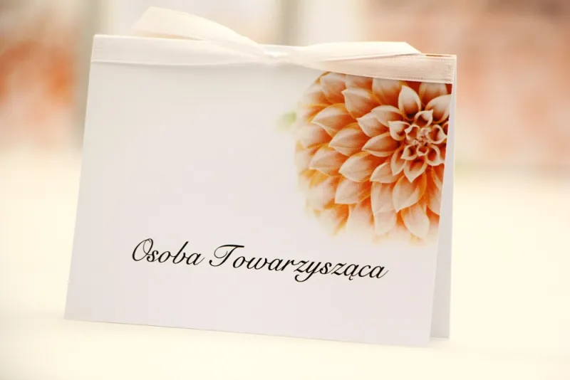 Winietki na stół weselny, ślub - Elegant nr 9 - Łososiowe dalie - kwiatowe dodatki ślubne Winietki na stół weselny, ślub - Elegant nr 9 - Łososiowe dalie - kwiatowe dodatki ślubne