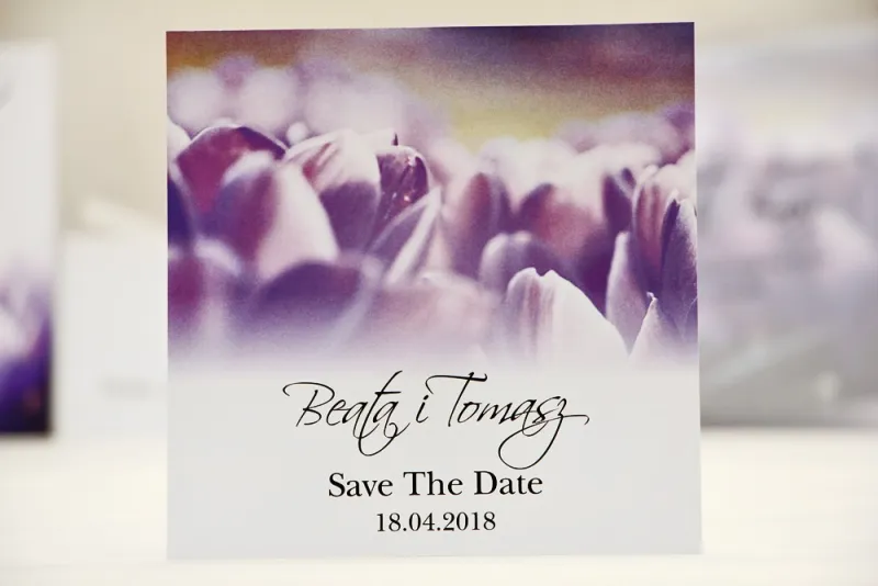 Bilecik Save The Date do zaproszenia ślubnego - Elegant nr 14 - Fioletowe krokusy Bilecik Save The Date do zaproszenia ślubnego - Elegant nr 14 - Fioletowe krokusy