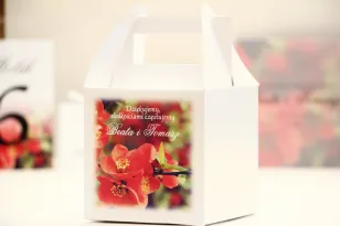 Schachtel für quadratische Torte, Hochzeitstorte - Elegant Nr. 15 - Rote Quittenblüten - florale Hochzeitsaccessoires