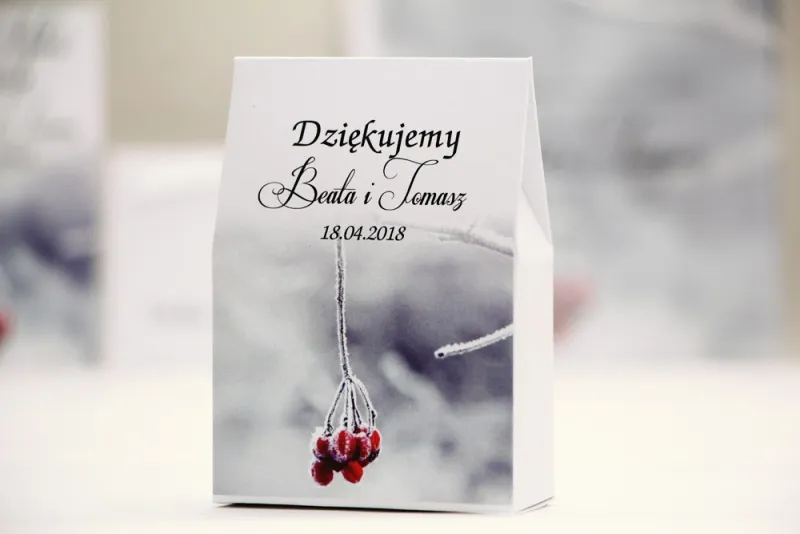 Pudełeczko stojące na cukierki, podziękowania dla Gości weselnych - Elegant nr 17 - Zimowe - Kwiatowe dodatki ślubne Pudełeczko stojące na cukierki, podziękowania dla Gości weselnych - Elegant nr 17 - Zimowe - Kwiatowe dodatki ślubne