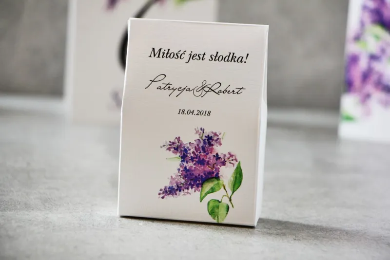 Pudełeczko stojące na cukierki, podziękowania dla Gości weselnych - Pistacjowe nr 2 - Fioletowy wiosenny bez Pudełeczko stojące na cukierki, podziękowania dla Gości weselnych - Pistacjowe nr 2 - Fioletowy wiosenny bez