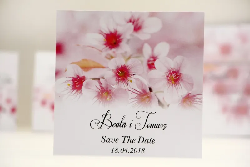 Bilecik Save The Date do zaproszenia ślubnego - Elegant nr 23 - Różowe kwiaty wiśni Bilecik Save The Date do zaproszenia ślubnego - Elegant nr 23 - Różowe kwiaty wiśni