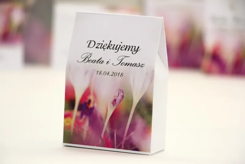 Pudełeczko stojące na cukierki, podziękowania dla Gości weselnych - Elegant nr 24 - Krokusy - Kwiatowe dodatki ślubne Pudełeczko stojące na cukierki, podziękowania dla Gości weselnych - Elegant nr 24 - Krokusy - Kwiatowe dodatki ślubne