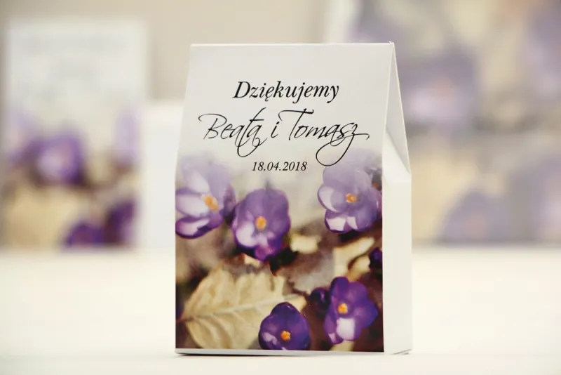 Pudełeczko stojące na cukierki, podziękowania dla Gości weselnych - Elegant nr 26 - Krokusy - Kwiatowe dodatki ślubne Pudełeczko stojące na cukierki, podziękowania dla Gości weselnych - Elegant nr 26 - Krokusy - Kwiatowe dodatki ślubne