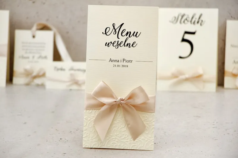 Menu weselne, stół weselny - Belisa nr 5 - Kremowe ecru - dodatki ślubne z tłoczeniem Menu weselne, stół weselny - Belisa nr 5 - Kremowe ecru - dodatki ślubne z tłoczeniem