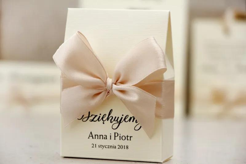 Bonbonschachtel, dank Hochzeitsgästen - Belisa Nr. 5 - creme mit Schleife, elegante Hochzeitsaccessoires Bonbonschachtel, dank Hochzeitsgästen - Belisa Nr. 5 - creme mit Schleife, elegante Hochzeitsaccessoires