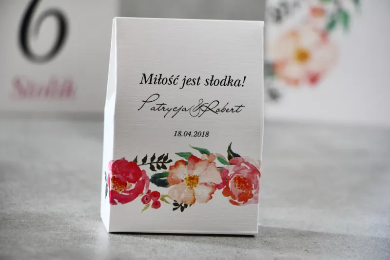 Pudełeczko stojące na cukierki, podziękowania dla Gości weselnych - Pistacjowe nr 3 - Kwiaty w barwach różu i łososiowym Pudełeczko stojące na cukierki, podziękowania dla Gości weselnych - Pistacjowe nr 3 - Kwiaty w barwach różu i łososiowym