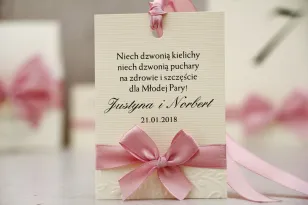 Zawieszka na butelkę, wódka weselna, ślub - Belisa nr 3 - Pudrowy róż - Dodatki ślubne z kokardką