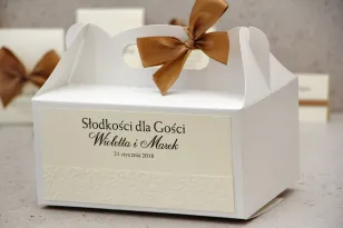 Prostokątne pudełko na ciasto, tort weselny, ślub - Belisa nr 1 - Brązowa kokardka, z tłoczeniem