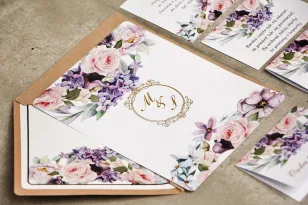 Pastelowa kompozycja w barwach fioletu, różu i zieleni z kwiatami róży, dzwonków i bzu