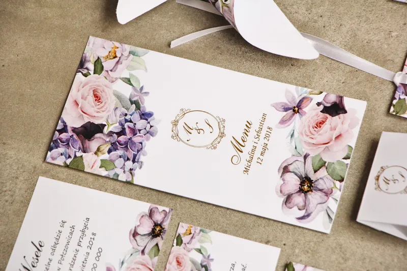 Menu weselne, stół weselny - Sorento nr 2 - Liliowe kwiaty - Eleganckie kwiatowe wzory - dodatki ślubne ze złoceniem