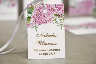 Zawieszka na butelkę, wódka weselna, ślub - Sorento nr 6 - Różowe Hortensje - dodatki ślubne ze złoceniem