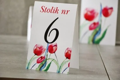 Numery stolików, stół weselny - Pistacjowe nr 5 - Czerwone tulipany