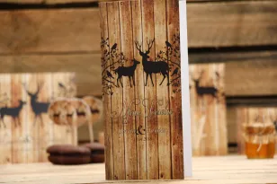 Hochzeitsmenü, Hochzeitstisch - Rustikal Nr. 3 - Hirsch auf dem Hintergrund des Holzmotivs - Hochzeitszubehör