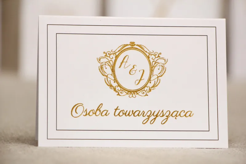 Winietki na stół weselny, ślub - Sonata nr 9 - Klasyczna biel - Eleganckie dodatki ślubne ze złoceniem Winietki na stół weselny, ślub - Sonata nr 9 - Klasyczna biel - Eleganckie dodatki ślubne ze złoceniem