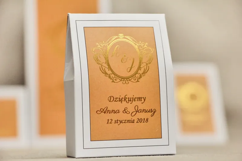 Podziękowania dla gości weselnych, pudełeczka na cukierki - Elegancki wzór w kolorach intensywnej pomarańczy i złota