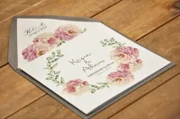 Zaproszenia Weselne z pudrowymi różami i kolorową kopertą | Eleganckie Zaproszenia na Ślub