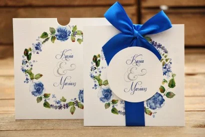 Ślubne Zaproszenie z kwiatami w kolorze chabrowym | Nietypowe zaproszenie w Etui
