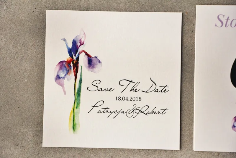 Bilecik Save The Date do zaproszenia - Pistacjowe nr 10 - Fioletowy irys Bilecik Save The Date do zaproszenia - Pistacjowe nr 10 - Fioletowy irys