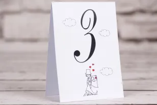 Anzahl der Hochzeitstische Bueno Nr. 4 - Tanzendes junges Paar in einem informellen Stil