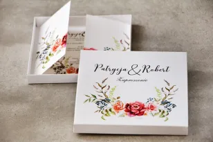 Efektowne Zaproszenie ślubne w pudełku - Pistacjowe nr 11 - Chłodny bukiet z bordowymi różami