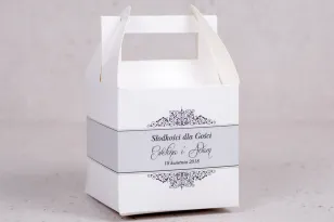 Pudełko kwadratowe na ciasto weselne, ślubne z kolekcji Arte nr 4 - kolor biały