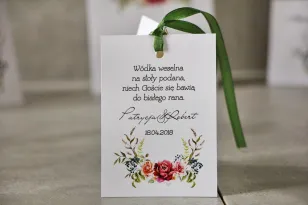 Zawieszka na butelkę, Wódka weselna, ślub - Pistacjowe nr 11 - Chłodny bukiet bordowych róż