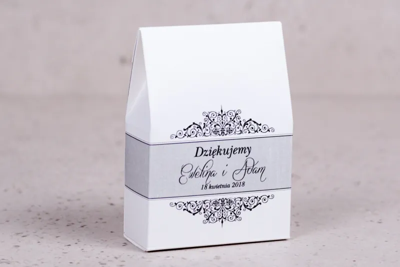 Ślubne pudełeczko na słodkości dla gości weselnych z kolekcji Arte nr 5 - Klasyczny wzór z eleganckim zdobieniem
