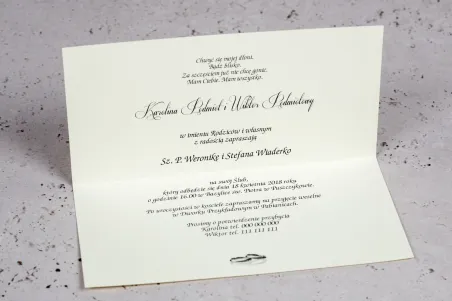 Das Innere der Moreno Hochzeitseinladung Nr. 1 - eingehüllt in ein perlengoldenes Deckblatt mit reich verziertem Ornament und St