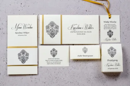 Moreno Hochzeitseinladungs-Probierset Nr. 1 - verpackt in ein perlengoldenes Deckblatt mit reich verziertem Ornament und Strasss