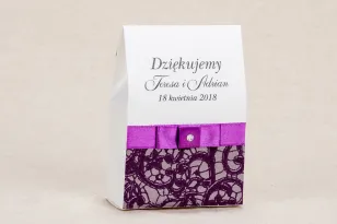 Ślubne pudełeczka na słodkości dla gości weselnych - Elegancki wzór z piękną fioletową koronką