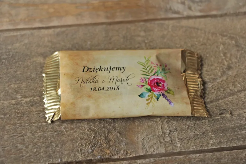 Ślubne Czekoladki w stylu rustykalnym z kwiatami w stylu boho, kolor różowy - Karmelowe nr 1 Ślubne Czekoladki w stylu rustykalnym z kwiatami w stylu boho, kolor różowy - Karmelowe nr 1
