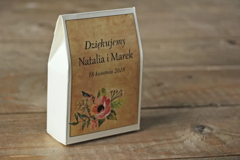 Ślubne pudełeczka na słodkości dla gości weselnych w stylu rustykalnym z kwiatami w stylu boho, kolor różowy - Karmelowe nr 2