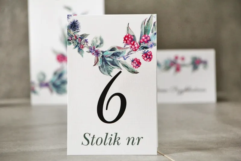 Numery stolików, stół weselny, Ślub - Pistacjowe nr 17 - Leśne owoce w chłodnych barwach Numery stolików, stół weselny, Ślub - Pistacjowe nr 17 - Leśne owoce w chłodnych barwach