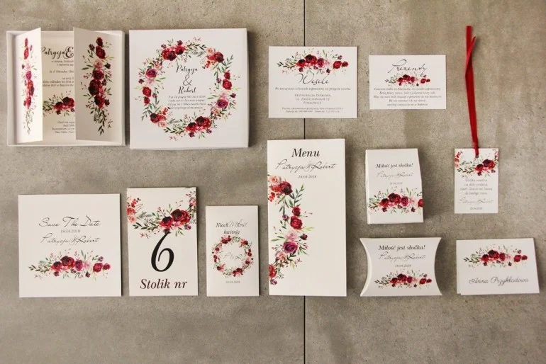 Ślubne Zaproszenia w Pudełku z Bordowymi Różami | Oryginalne Zaproszenia na Ślub