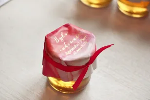 Glas Honig - Danke an die Hochzeitsgäste. Rot, Aquarellhaube mit Vergoldung