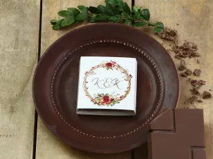 Danke an die Hochzeitsgäste in Form von Milchschokolade, Deckblatt mit roter Rosengrafik
